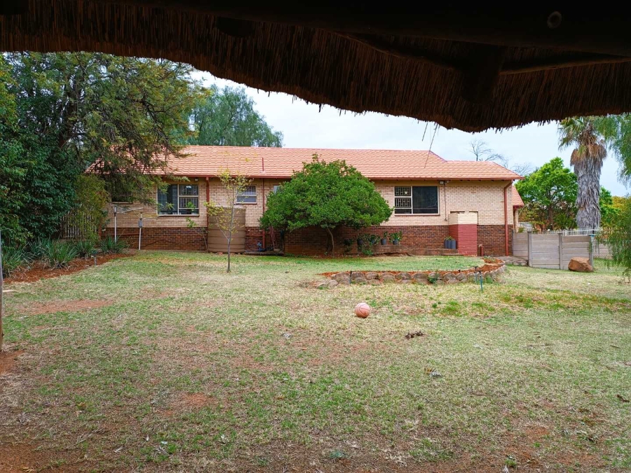 4 Bedroom Property for Sale in Pellissier Free State